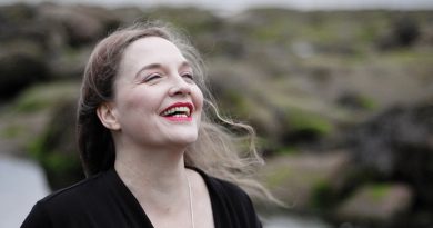 Porträtfoto Luci van Org