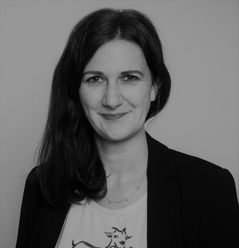 Porträtfoto Julia Stering, s/w, privat