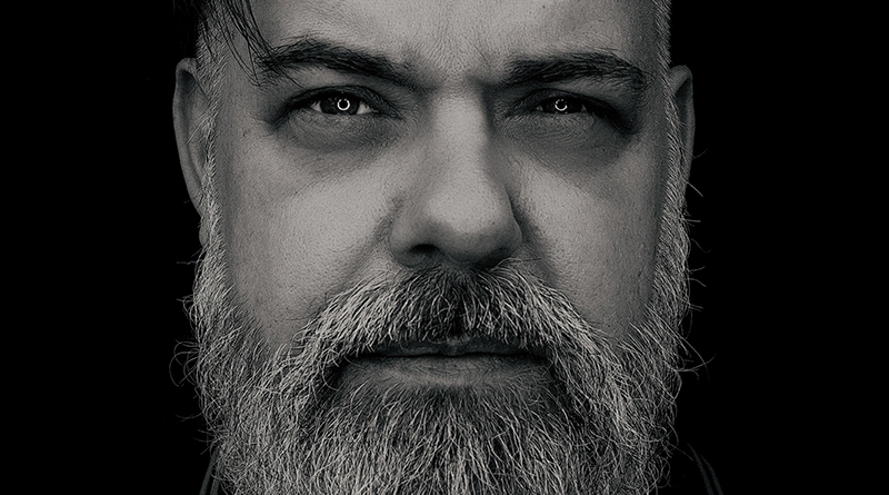 „ICH MUSS NICHT IMMER DIESER VERMEINTLICH „ÜBERRAGENDEN MÄNNLICHKEIT“ DEN RAUM GEBEN“