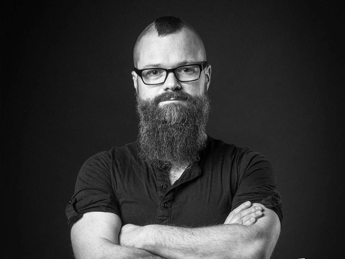 Porträtfoto Karsten Kriesel, s/w