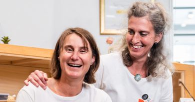 DEATH POSITIV UND SARGBAR – Interview mit Verena Brunnbauer und Nicole Honeck